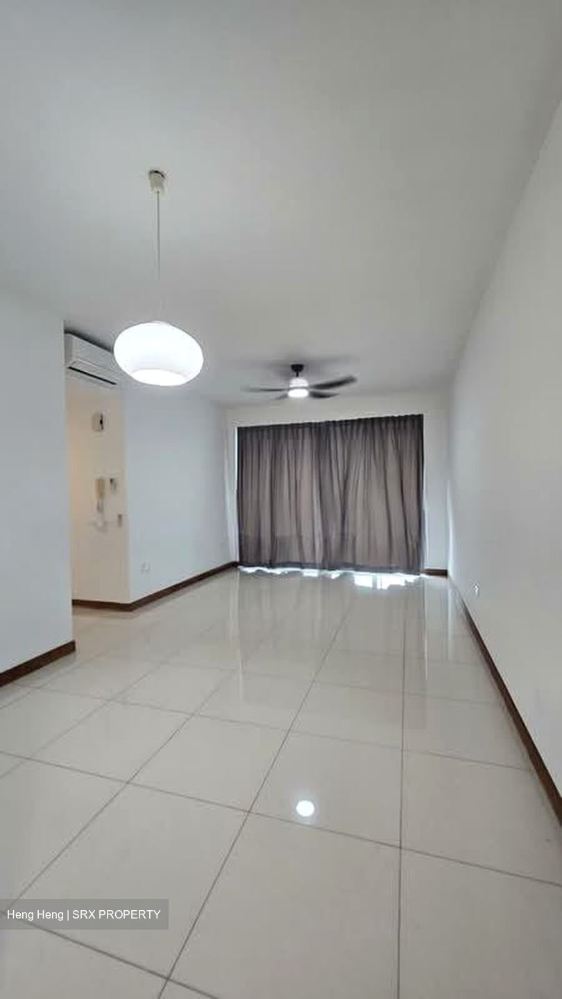 Waterfront Waves (D16), Condominium #548751111